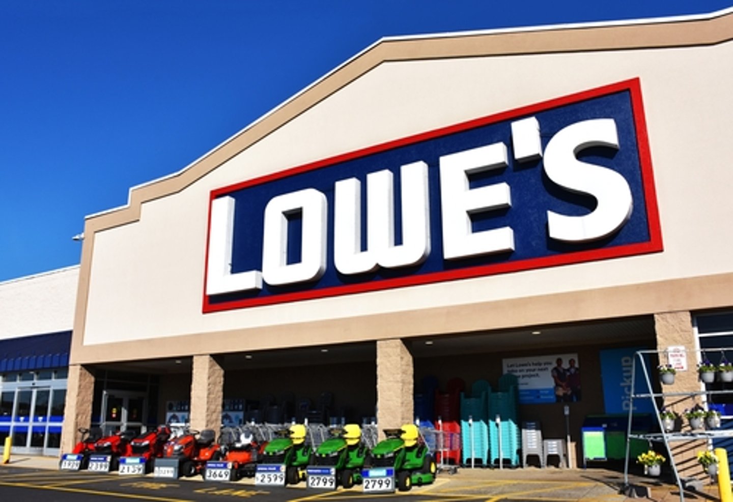 Lowes Storefront